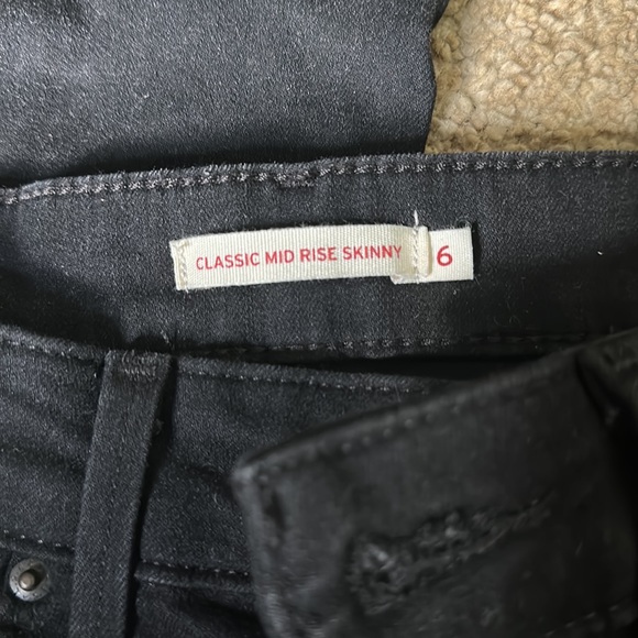 Classic Mid Rise Skinny Levy Jeans - Picture 2 of 4